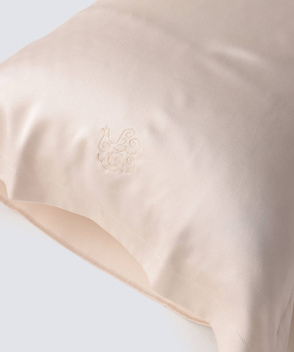 Silk Pillow Case Pearl White - Foo Tokyo